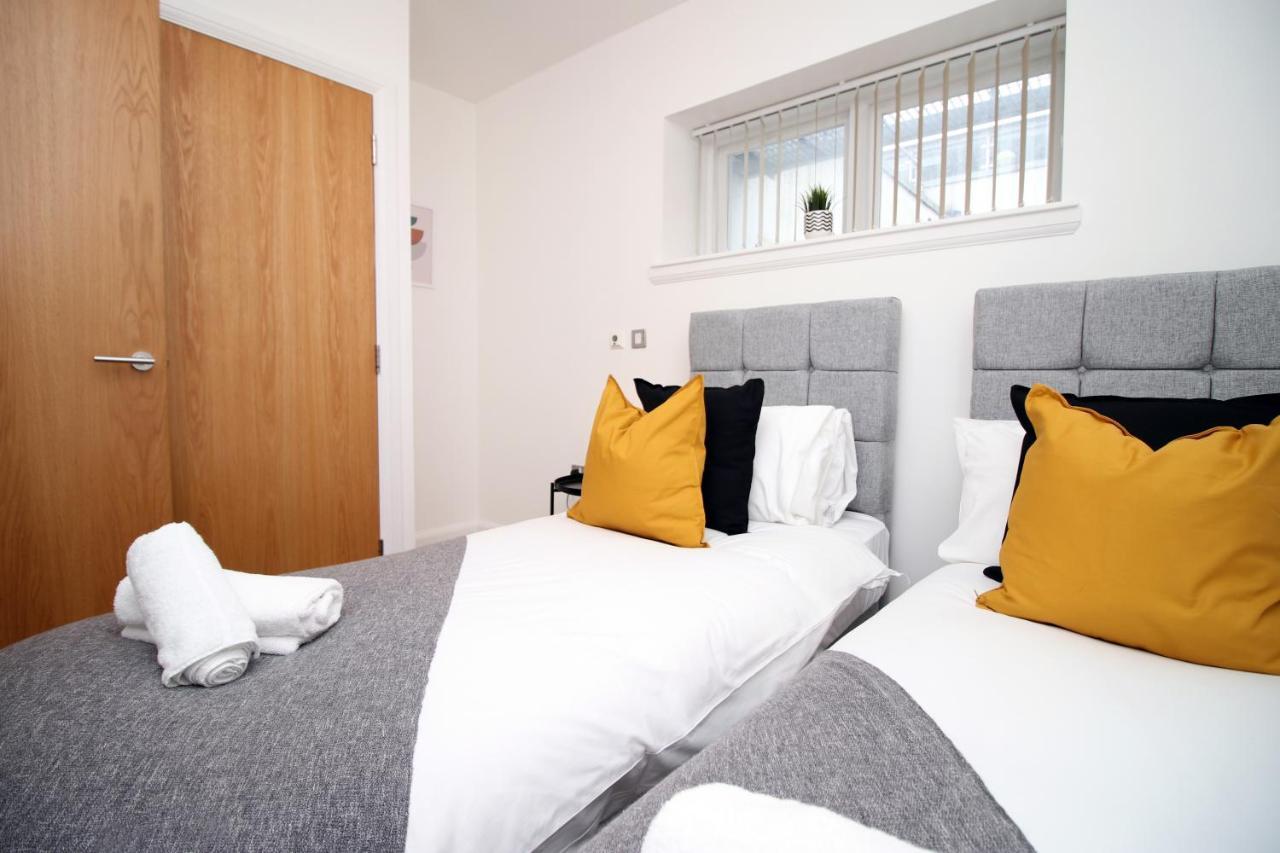 No 2 Under The Clock By Ssw - 2Br, Right In The City Centre, Sleeps 6 Cardiff Exterior foto